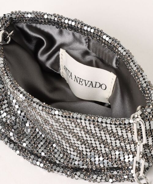 ADAM ET ROPE'（アダムエロペ）の「【SITA NEVADO(シタネバド)】CHAIN BAG（ハンドバッグ・レディース・シルバー・FREE）」の4枚目の写真