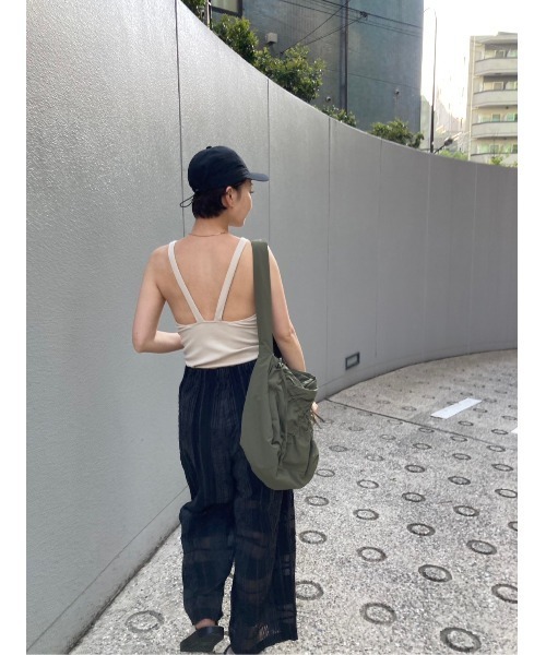 BLACK BY MOUSSY（ブラックバイマウジー）の「back design cup camisole(バックデザインカップキャミソール)（キャミソール・レディース・ネイビー/アイボリー/ブルー・1/2）」の16枚目の写真