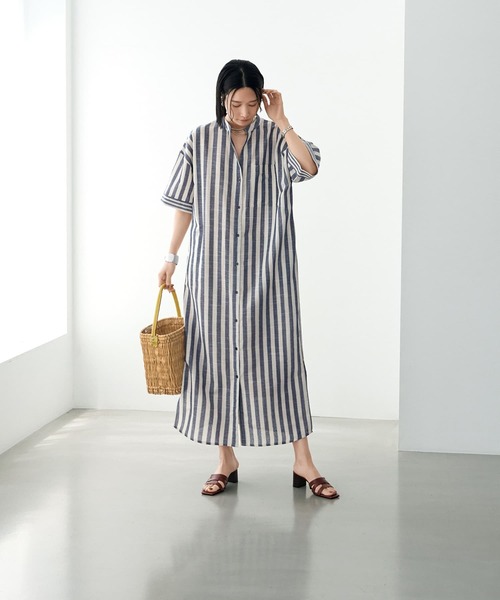 STYLE DELI（スタイルデリ）の「綿混紡ストライプ柄カフタンワンピース（ワンピース・レディース・ネイビー/ライトブラウン・MEDIUM/SMALL）」の3枚目の写真