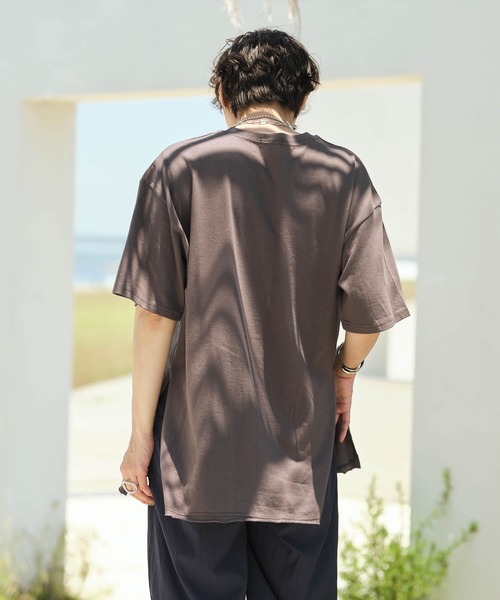 Mia   （ミア）の「SIDEWAYSフォトロゴＴシャツ（Tシャツ/カットソー・レディース・チャコールグレー/オフホワイト・FREE）」の3枚目の写真
