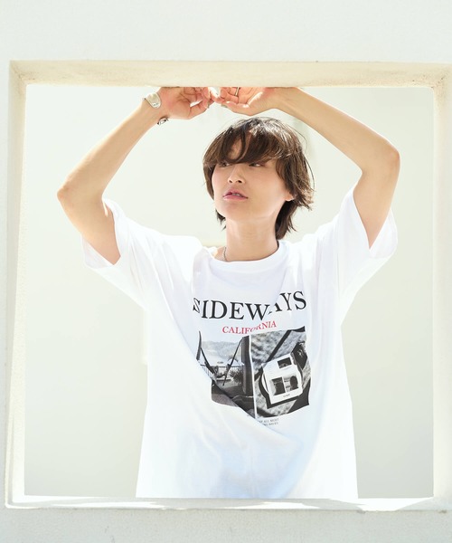 Mia   （ミア）の「SIDEWAYSフォトロゴＴシャツ（Tシャツ/カットソー・レディース・チャコールグレー/オフホワイト・FREE）」の7枚目の写真