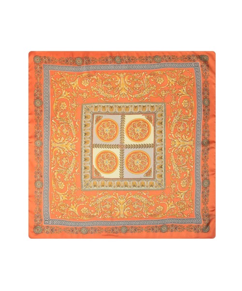 Julia Boutique（ジュリアブティック）の「70×70cmサイズ・ヴィンテージ風サテン生地スカーフ/100019（バンダナ/スカーフ・レディース・R/A/F/E/D/C/B/Q/P/O/N/M/L/K/J/I/H/G/V/U/T/S・ONE）」の6枚目の写真