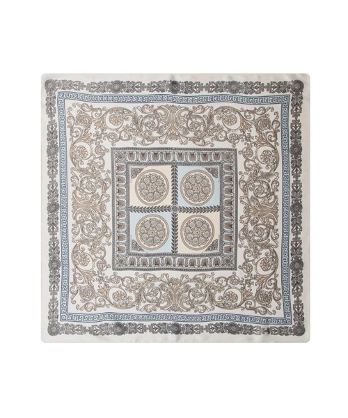 Julia Boutique（ジュリアブティック）の「70×70cmサイズ・ヴィンテージ風サテン生地スカーフ/100019（バンダナ/スカーフ・レディース・R/A/F/E/D/C/B/Q/P/O/N/M/L/K/J/I/H/G/V/U/T/S・ONE）」の7枚目の写真