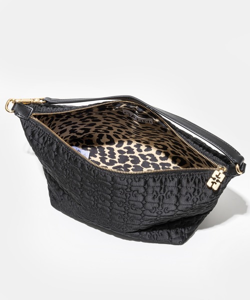 GANNI（ガニー）の「GANNI Butterfly Medium Pouch Satin ガニー バタフライ ミディアム ハンドバッグ（ハンドバッグ・レディース・ブラック・FREE）」の11枚目の写真