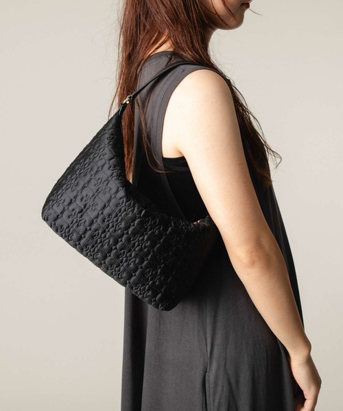 GANNI（ガニー）の「GANNI Butterfly Medium Pouch Satin ガニー