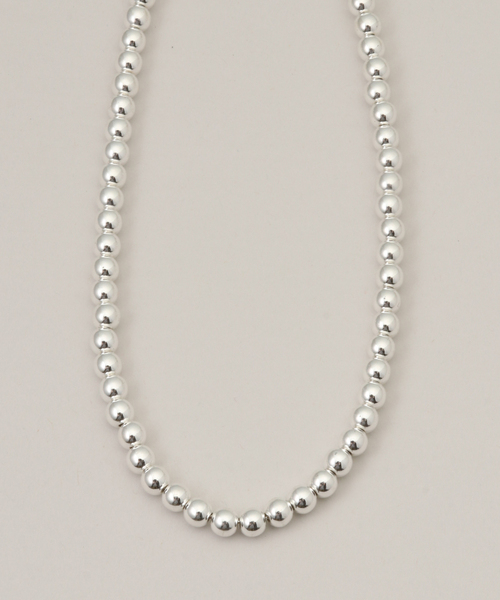 SLOBE IENA（スローブイエナ）の「《追加3》SLOBE メタルビーズショートネックレス（ネックレス・レディース・シルバー・FREE）」の4枚目の写真