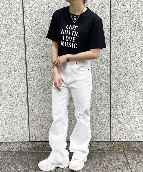 GORGE(ゴージ)の「《ショート丈×立体ロゴ》レディース 半袖 Tシャツ クロップド丈 カジュアル 春夏秋(Tシャツ/カットソー・レディース・オフホワイト/ブラック・F)」の4枚目の写真