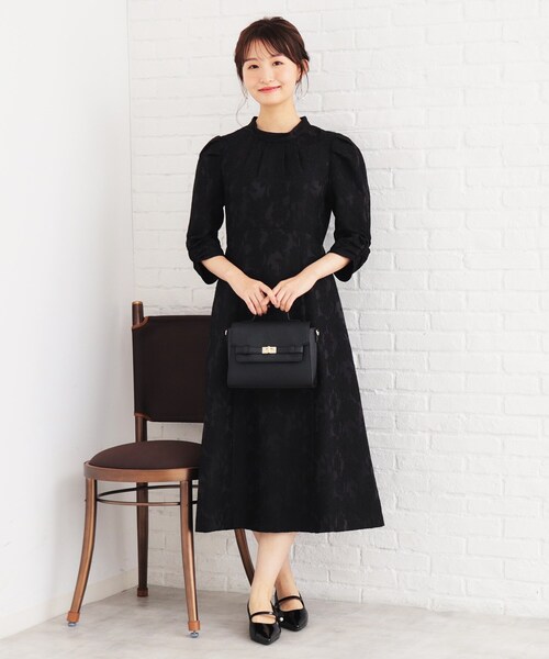 セール】ハイネックジャカードフレアワンピース【洗濯機洗い可