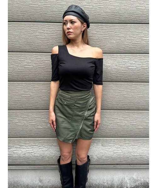 EGOIST（エゴイスト）の「アシメデザインカットリブTOP（Tシャツ/カットソー・レディース・ブラック/カーキ/パープル・FREE）」の5枚目の写真