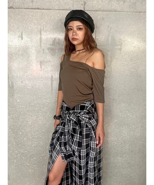 EGOIST（エゴイスト）の「アシメデザインカットリブTOP（Tシャツ/カットソー・レディース・ブラック/カーキ/パープル・FREE）」の22枚目の写真