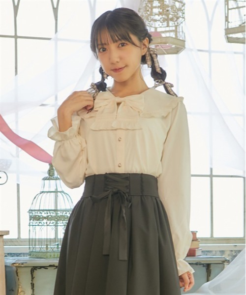 axes femme POETIQUE（アクシーズファムポエティック）の「ピンタックリボン丸襟ブラウス（シャツ/ブラウス・レディース・キナリ/ブラウン/ブラック・MEDIUM）」の2枚目の写真