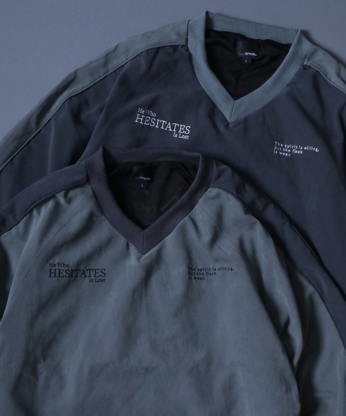 ANPAS（アンパス）の「Nylon Fabric Logo Embroidery Pullover/ナイロン ゲームシャツ スウェット トップス ユニフォーム Ｖネック オーバーサイズ（ナイロンジャケット・メンズ・カーキ/チャコール・M/L）」の10枚目の写真
