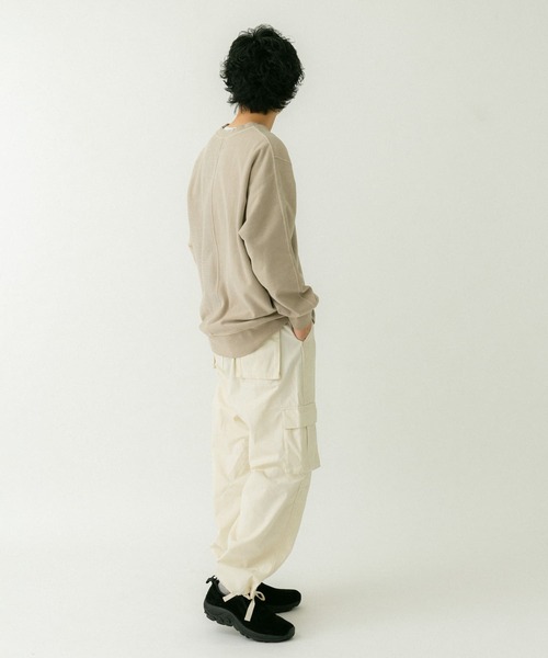 EKAL(エカル)の「ピグメントスウェットプルオーバー(スウェット・メンズ・ブラック/レッド/ベージュ・MEDIUM/LARGE)」の9枚目の写真