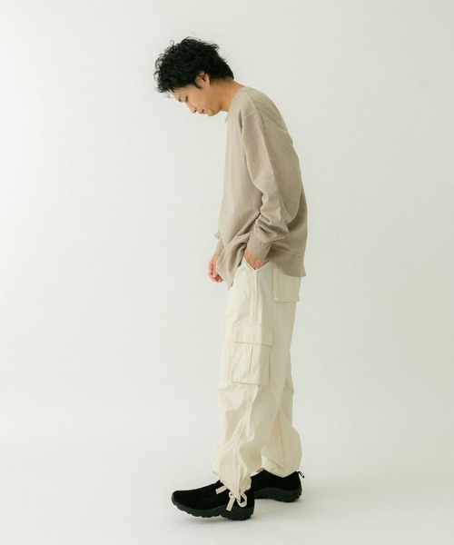 EKAL(エカル)の「ピグメントスウェットプルオーバー(スウェット・メンズ・ブラック/レッド/ベージュ・MEDIUM/LARGE)」の10枚目の写真