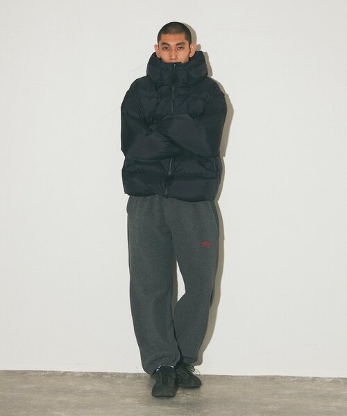 DESCENTE ALLTERRAIN(デサント オルテライン)の「ALLTERRAIN / オルテライン 別注 MOUNTAINEER CROPPED(ダウンジャケット/コート・メンズ・ブラック/ネイビー・MEDIUM/LARGE/X-LARGE)」の4枚目の写真