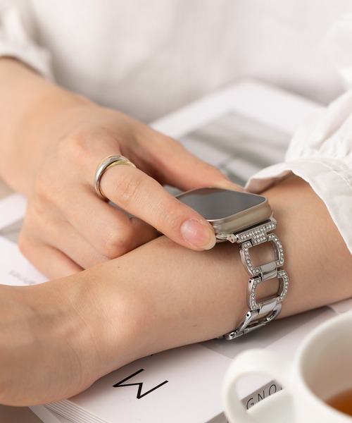 emonique(エモニーク)の「スマートウォッチバンド アップルウォッチバンド Apple Watch band ステンレス製【38/40/41/42/44/45/49mm対応】(デジタル腕時計・レディース・ブラック/シルバー/ピンクゴールド/ゴールド・38/42)」の11枚目の写真