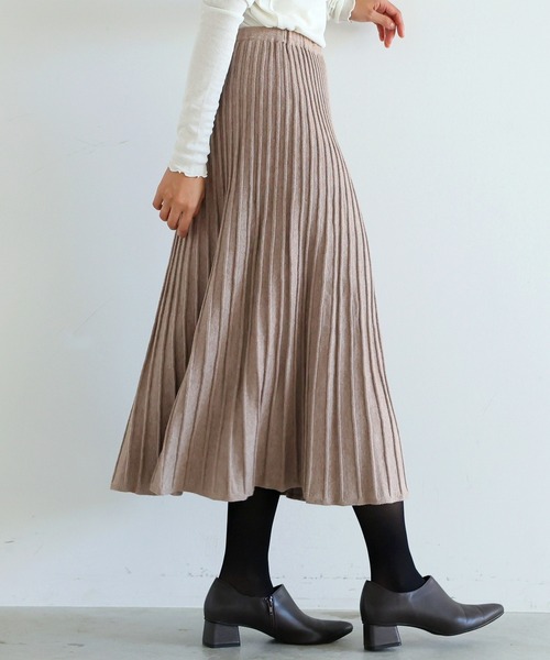 itto...(イット)の「もっちりやわらかニットプリーツスカート(スカート・レディース・ブラウン/ベージュ/ブラック/杢グレー・M)」の4枚目の写真