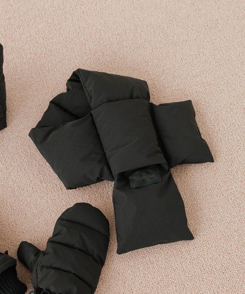 BAYFLOW（ベイフロー）の「[小さく収納できる]ポケッタブル中綿マフラー（マフラー・レディース・ブラック/アイボリー・FREE）」の11枚目の写真