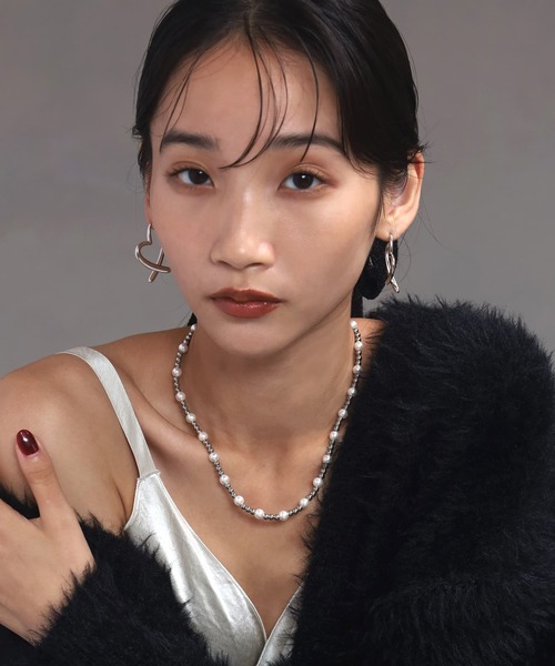 LHME(エルエイチエムイー)の「【WEB限定】“MELLOW”パールミックスボールチェーンネックレス(ミディアム)/ステンレススティール【LHME / エルエイチエムイー】(ネックレス・レディース・ホワイト×シルバー・46cm)」の6枚目の写真