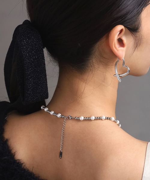 LHME(エルエイチエムイー)の「【WEB限定】“MELLOW”パールミックスボールチェーンネックレス(ミディアム)/ステンレススティール【LHME / エルエイチエムイー】(ネックレス・レディース・ホワイト×シルバー・46cm)」の9枚目の写真
