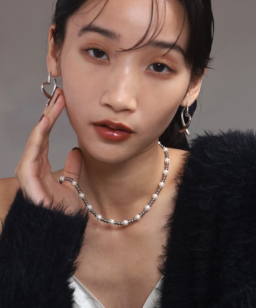 LHME(エルエイチエムイー)の「【WEB限定】“MELLOW”パールミックスボールチェーンネックレス(ミディアム)/ステンレススティール【LHME / エルエイチエムイー】(ネックレス・レディース・ホワイト×シルバー・46cm)」の11枚目の写真