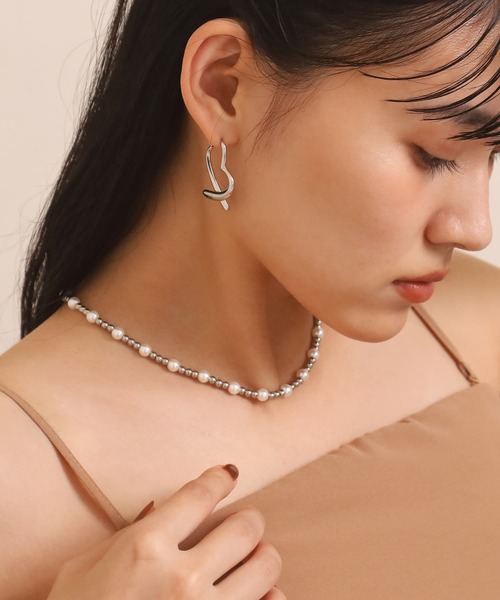 LHME(エルエイチエムイー)の「【WEB限定】“MELLOW”パールミックスボールチェーンネックレス(ミディアム)/ステンレススティール【LHME / エルエイチエムイー】(ネックレス・レディース・ホワイト×シルバー・46cm)」の19枚目の写真