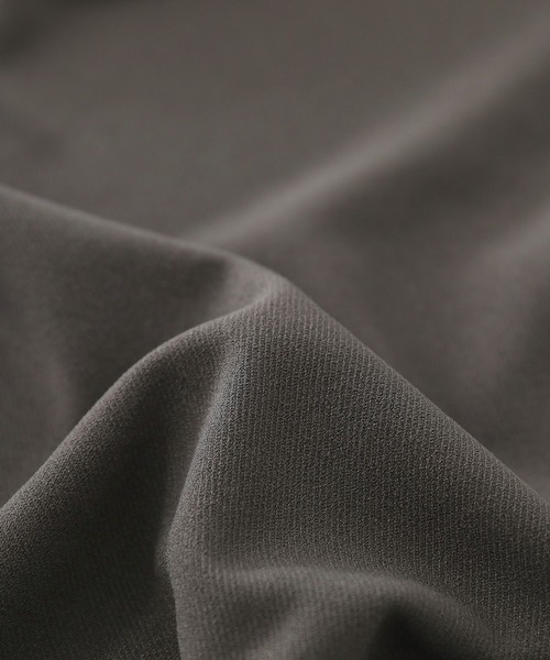 n'OrLABEL(ノアールレーベル)の「『肩フリルサロペット』(サロペット/オーバーオール・レディース・チャコール/ブラック・2/1)」の7枚目の写真