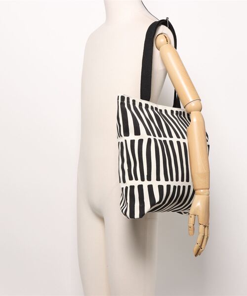 Ritzy（リッツィー）の「北欧柄 キャンバストートバッグ（トートバッグ・レディース・ブラック・FREE）」の9枚目の写真