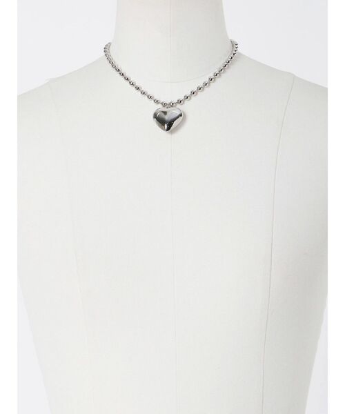 EVRIS（エヴリス）の「HEART MOTIF CHOKER ネックレス（ネックレス・レディース・シルバー/ゴールド・FREE）」の5枚目の写真