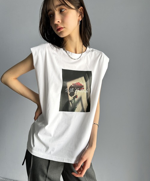 classicalelf（クラシカルエルフ）の「シンプルなのに着映える！お花フォトプリントシルケット加工フレンチスリーブTシャツ（Tシャツ/カットソー・レディース・モーブ系/チャコール/ホワイト・LARGE/MEDIUM/SMALL/X-LARGE）」の16枚目の写真