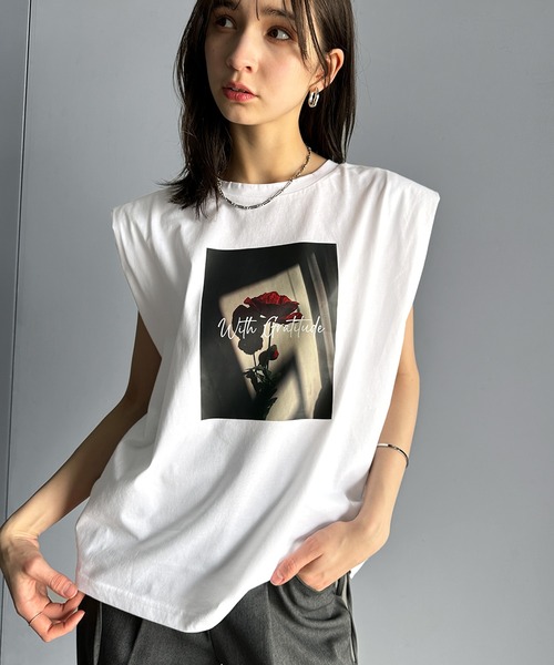 classicalelf（クラシカルエルフ）の「シンプルなのに着映える！お花フォトプリントシルケット加工フレンチスリーブTシャツ（Tシャツ/カットソー・レディース・モーブ系/チャコール/ホワイト・LARGE/MEDIUM/SMALL/X-LARGE）」の14枚目の写真
