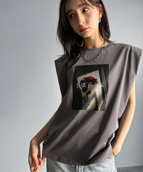 classicalelf（クラシカルエルフ）の「シンプルなのに着映える！お花フォトプリントシルケット加工フレンチスリーブTシャツ（Tシャツ/カットソー・レディース・モーブ系/チャコール/ホワイト・LARGE/MEDIUM/SMALL/X-LARGE）」の17枚目の写真