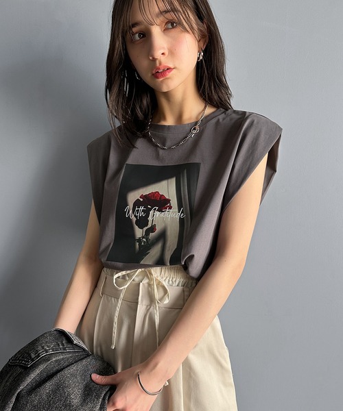 classicalelf（クラシカルエルフ）の「シンプルなのに着映える！お花フォトプリントシルケット加工フレンチスリーブTシャツ（Tシャツ/カットソー・レディース・モーブ系/チャコール/ホワイト・LARGE/MEDIUM/SMALL/X-LARGE）」の19枚目の写真