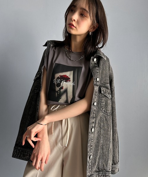 classicalelf（クラシカルエルフ）の「シンプルなのに着映える！お花フォトプリントシルケット加工フレンチスリーブTシャツ（Tシャツ/カットソー・レディース・モーブ系/チャコール/ホワイト・LARGE/MEDIUM/SMALL/X-LARGE）」の20枚目の写真