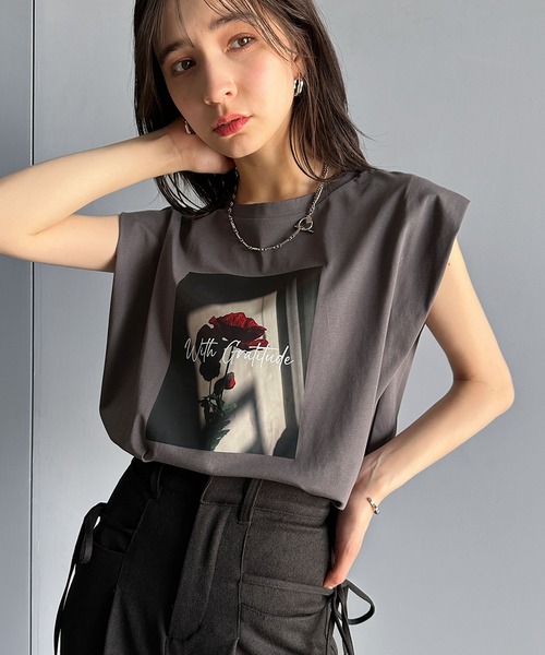 classicalelf（クラシカルエルフ）の「シンプルなのに着映える！お花フォトプリントシルケット加工フレンチスリーブTシャツ（Tシャツ/カットソー・レディース・モーブ系/チャコール/ホワイト・LARGE/MEDIUM/SMALL/X-LARGE）」の22枚目の写真