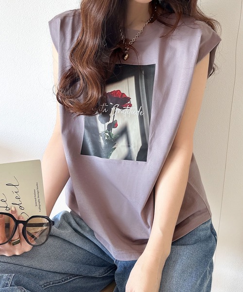 classicalelf（クラシカルエルフ）の「シンプルなのに着映える！お花フォトプリントシルケット加工フレンチスリーブTシャツ（Tシャツ/カットソー・レディース・モーブ系/チャコール/ホワイト・LARGE/MEDIUM/SMALL/X-LARGE）」の7枚目の写真