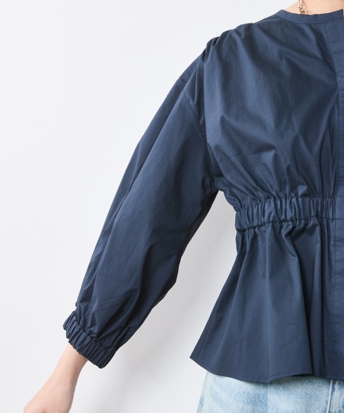 CHIC STYLE(シックスタイル)の「パフスリーブギャザーブラウス<大きいサイズ有>シックスタイル(シャツ/ブラウス・レディース・オフホワイト/ネイビー・L/M/5L/4L/3L/LL)」の12枚目の写真