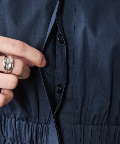 CHIC STYLE(シックスタイル)の「パフスリーブギャザーブラウス<大きいサイズ有>シックスタイル(シャツ/ブラウス・レディース・オフホワイト/ネイビー・L/M/5L/4L/3L/LL)」の13枚目の写真