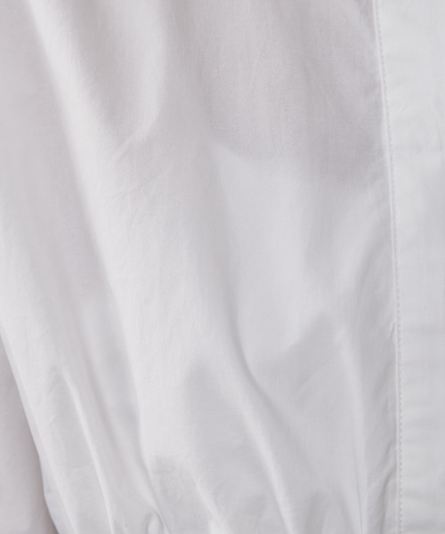 CHIC STYLE(シックスタイル)の「パフスリーブギャザーブラウス<大きいサイズ有>シックスタイル(シャツ/ブラウス・レディース・オフホワイト/ネイビー・L/M/5L/4L/3L/LL)」の17枚目の写真