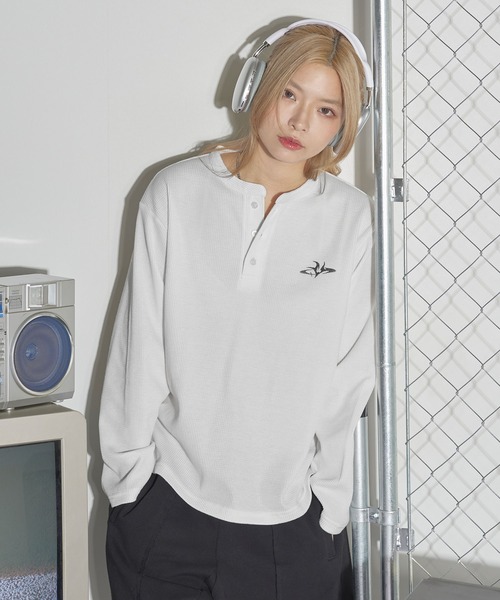 MSG(エムエスジー)の「刺繍ロゴサーマルロングスリーブTシャツ(Tシャツ/カットソー・メンズ・グレー/ブラック/ブラック系/ホワイト・S/M/L/XL)」の2枚目の写真