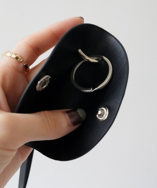 Port（ポート）の「【 Port / ポート 】 フェイクレザー メガネ サングラス ホルダー ネックレス（サングラス・レディース・ブラック/ブラウン/ブラック系その他/ブラウン系その他・FREE）」の12枚目の写真