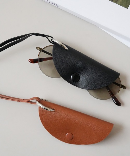 Port（ポート）の「【 Port / ポート 】 フェイクレザー メガネ サングラス ホルダー ネックレス（サングラス・レディース・ブラック/ブラウン/ブラック系その他/ブラウン系その他・FREE）」の14枚目の写真