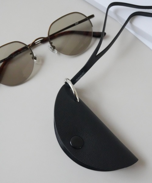 Port（ポート）の「【 Port / ポート 】 フェイクレザー メガネ サングラス ホルダー ネックレス（サングラス・レディース・ブラック/ブラウン/ブラック系その他/ブラウン系その他・FREE）」の11枚目の写真