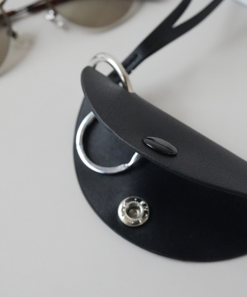 Port（ポート）の「【 Port / ポート 】 フェイクレザー メガネ サングラス ホルダー ネックレス（サングラス・レディース・ブラック/ブラウン/ブラック系その他/ブラウン系その他・FREE）」の13枚目の写真