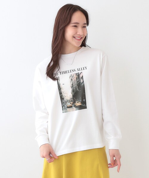 SHOO・LA・RUE（シューラルー）の「【洗える/S-LL】一枚でもレイヤードでも グラフィック長袖Tシャツ（Tシャツ/カットソー・レディース・ホワイト系1/ホワイト系2/ブラック系1/ベージュ系その他6/イエロー系その他4/ネイビー系2/ブルー系8/チャコール・01/03/04/02）」の13枚目の写真