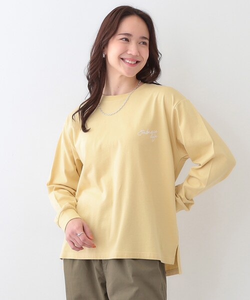 SHOO・LA・RUE（シューラルー）の「【洗える/S-LL】一枚でもレイヤードでも グラフィック長袖Tシャツ（Tシャツ/カットソー・レディース・ホワイト系1/ホワイト系2/ブラック系1/ベージュ系その他6/イエロー系その他4/ネイビー系2/ブルー系8/チャコール・01/03/04/02）」の21枚目の写真