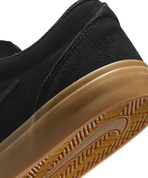 NIKE(ナイキ)の「ナイキ チャージ スエード メンズシューズ / Nike Charge Suede Men's Shoes IB2750-003 Black(スニーカー・メンズ・ブラック・26/26.5/27/27.5/24/24.5/25/25.5/28/28.5/29/29.5/30)」の8枚目の写真