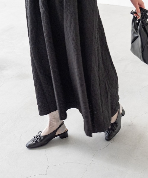 welleg(ウェレッグ)の「リボンギャザー バックストラップパンプス(パンプス・レディース・ホワイト/ブラック/シルバー・22.5cm/23.5cm/24.5cm/23.0cm/24.0cm/25.0cm)」の17枚目の写真