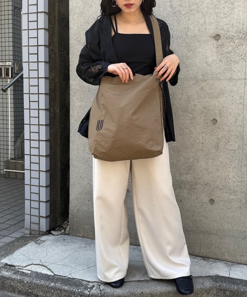 UNIVERSAL OVERALL(ユニバーサルオーバーオール)の「【UNIVERSAL OVERALL】UO シワナイロン 2WAYショルダー UVO-200(ショルダーバッグ・レディース・ブラック/チャコールグレー/ブルー/グレー/オリーブ/オレンジ/アイボリー・FREE)」の9枚目の写真