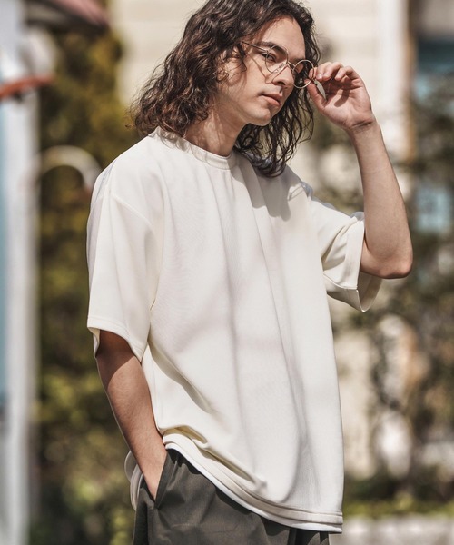 CAMBIO(カンビオ)の「mt9660-フェイクレイヤードTシャツ(Tシャツ/カットソー・メンズ・グレイッシュベージュ/ホワイト/ブラック・M/L/XL)」の5枚目の写真